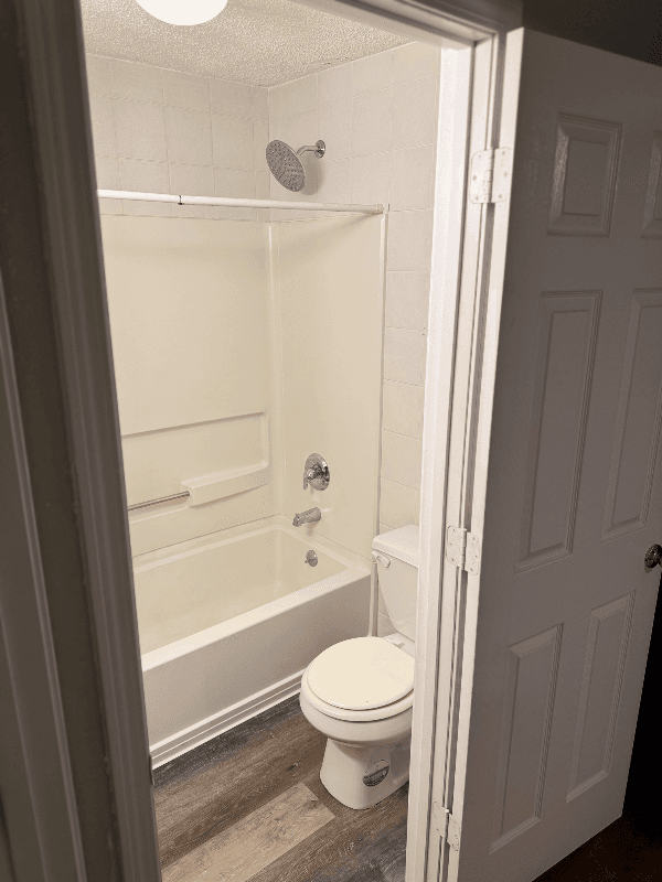 Grandview House: 705 Highgrove Rd