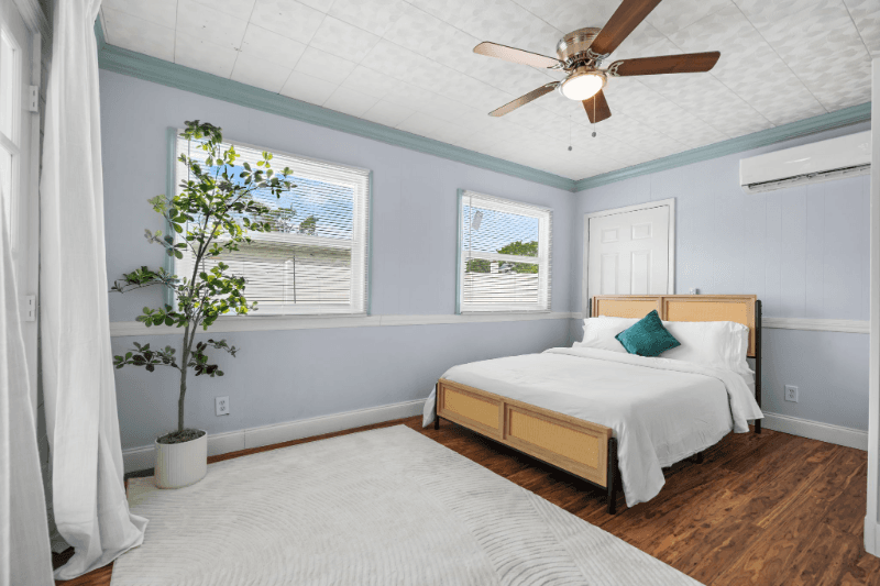 Tampa House: 8402 Lava Pl