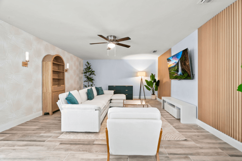 Tampa House: 8402 Lava Pl