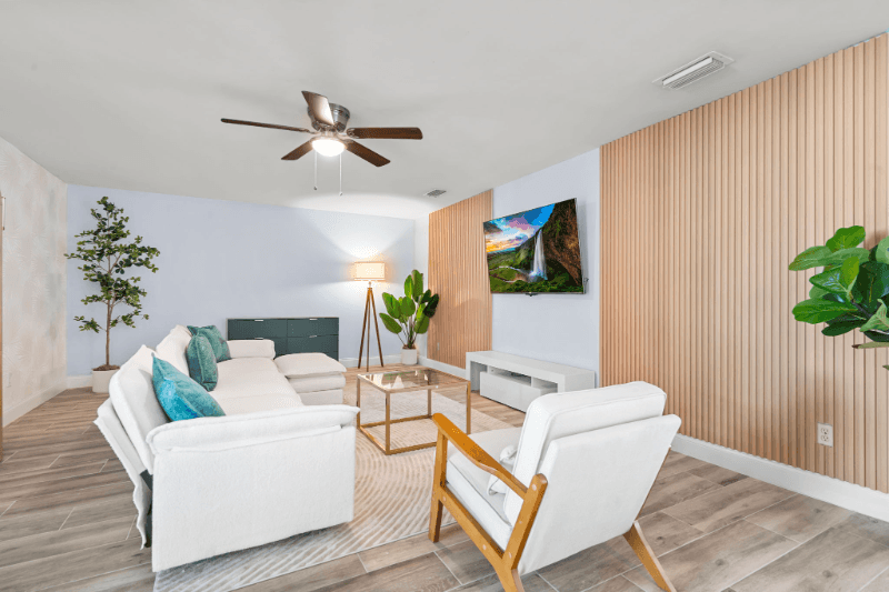 Tampa House: 8402 Lava Pl