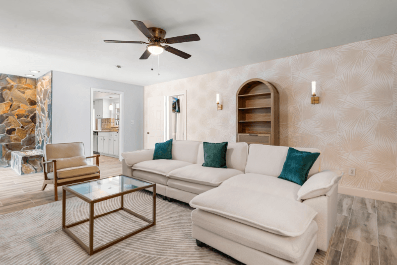 Tampa House: 8402 Lava Pl