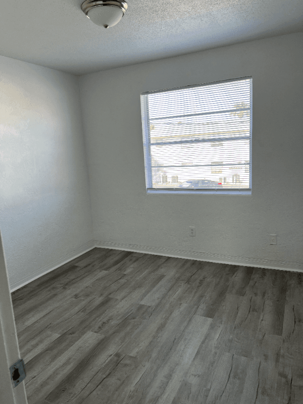 Daytona Beach Apartment: 2417 North Oleander Ave