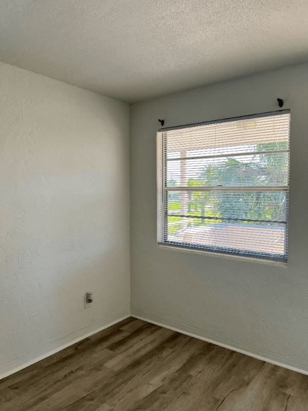Daytona Beach Apartment: 2417 North Oleander Ave