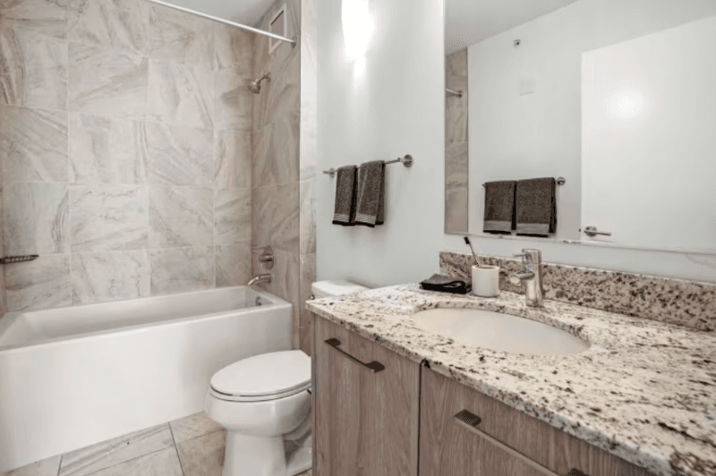 Chicago Condo: 2295 N Milwaukee