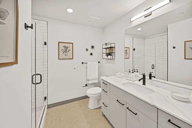 Chicago Condo: 2131 N Elston