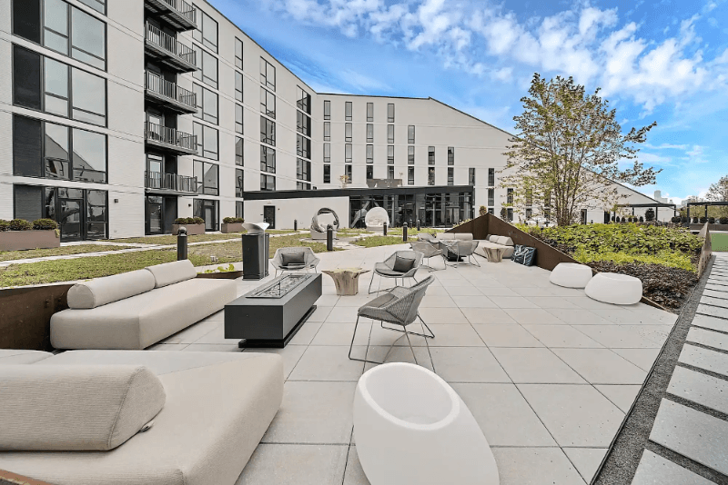 Chicago Condo: 2131 N Elston