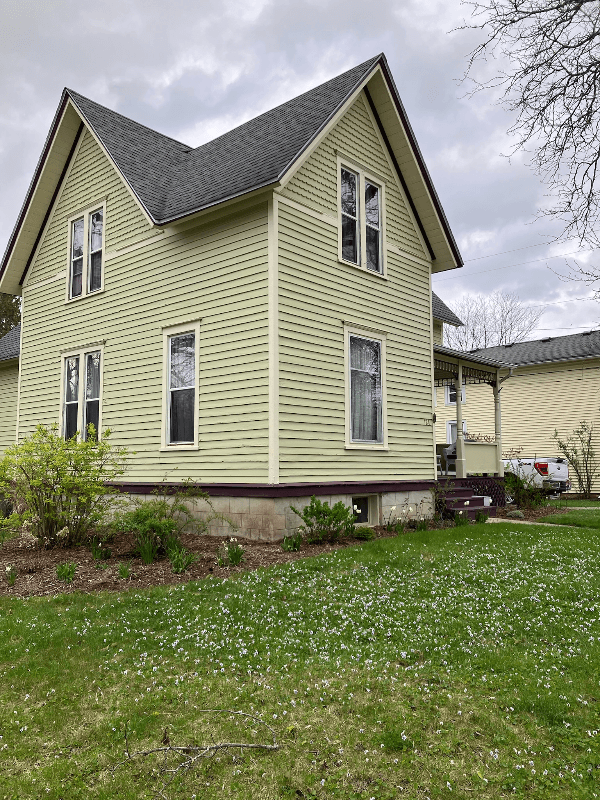 Evansville House: 124 Highland Street