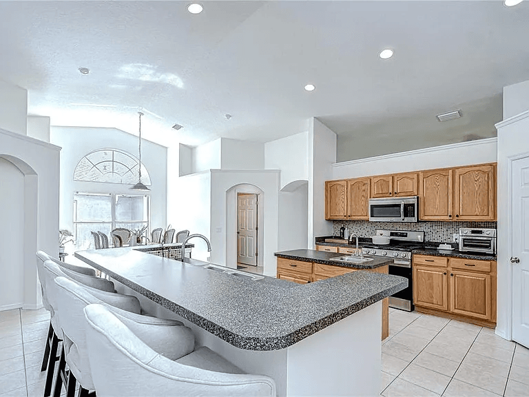 Riverview House: 7107 Colonial Lake Dr