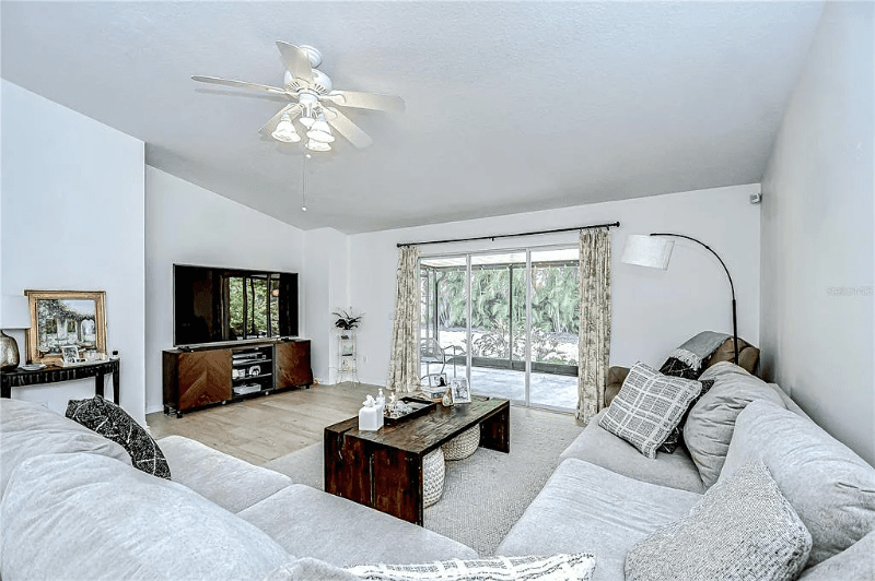 Riverview House: 7107 Colonial Lake Dr
