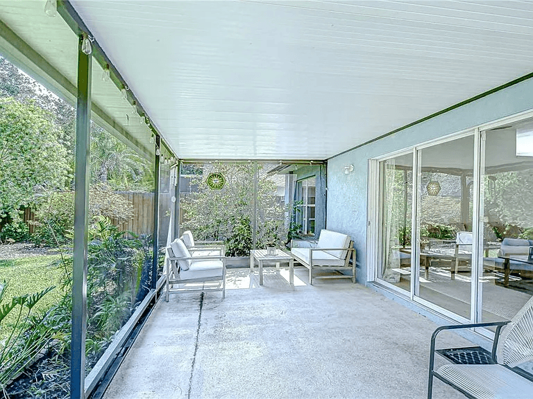 Riverview House: 7107 Colonial Lake Dr