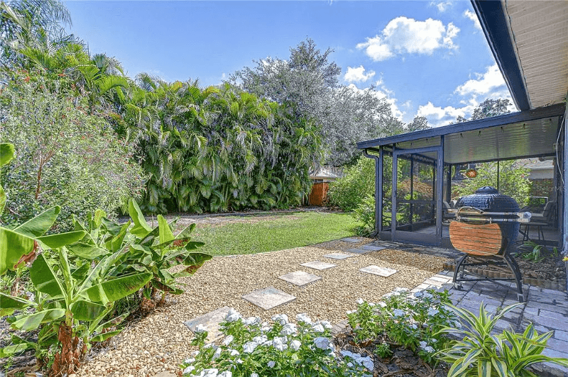 Riverview House: 7107 Colonial Lake Dr