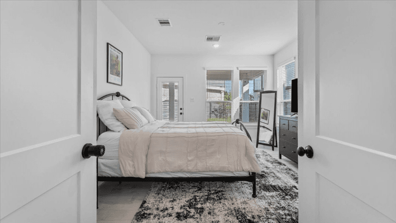 Cypress Single Room: 15147 Colorado Bend Park Drive