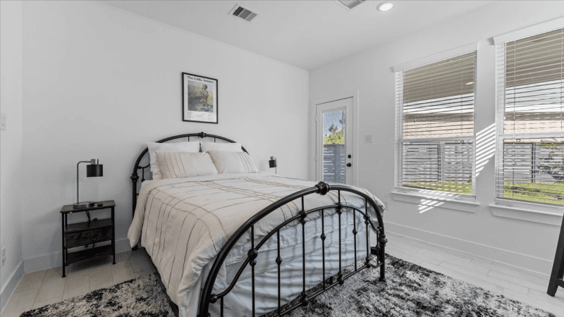 Cypress Single Room: 15147 Colorado Bend Park Drive