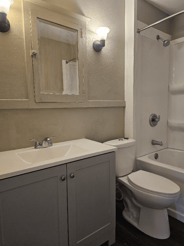 Mankato Apartment: 426 N 5th St