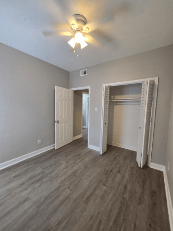 houston Condo: 9009 richmond ave