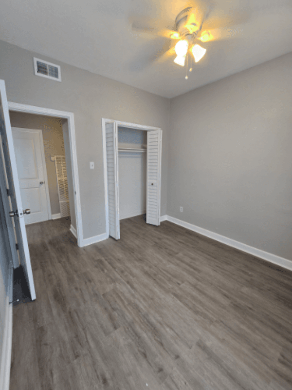 houston Condo: 9009 richmond ave