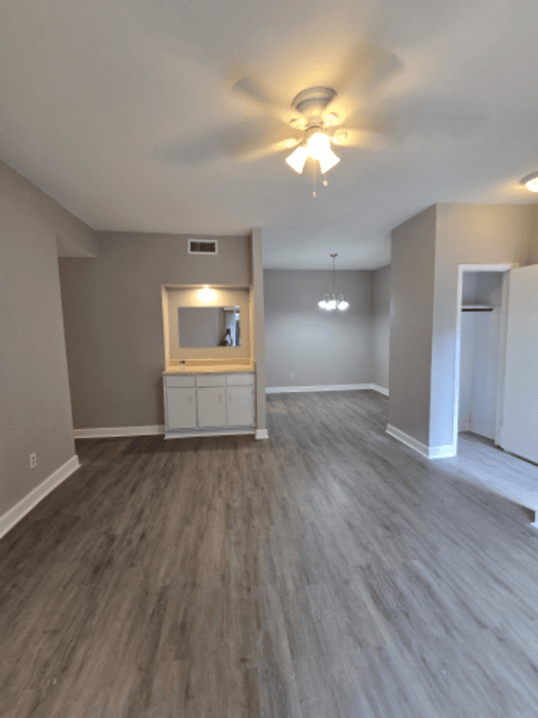 houston Condo: 9009 richmond ave