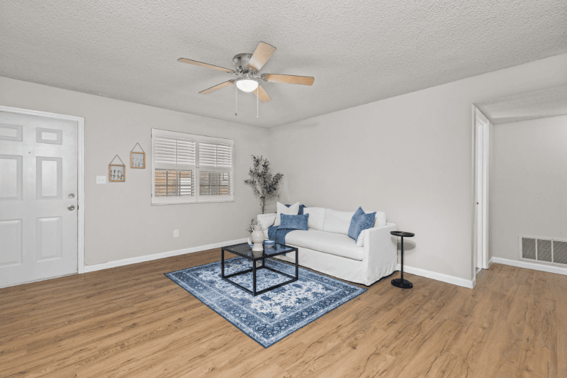 Brentwood House: 1607 Redbird Cove