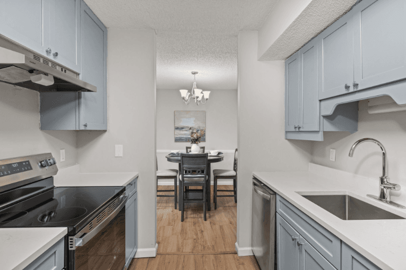 Brentwood House: 1607 Redbird Cove