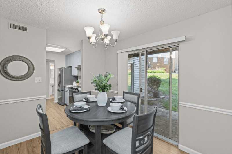 Brentwood House: 1607 Redbird Cove