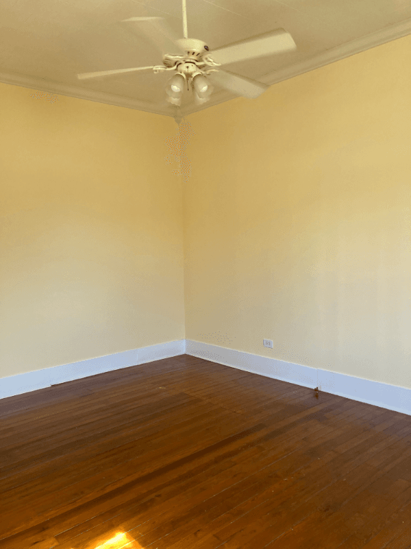Delcambre House: 106 N Railroad