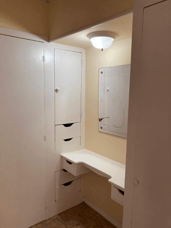Delcambre House: 106 N Railroad