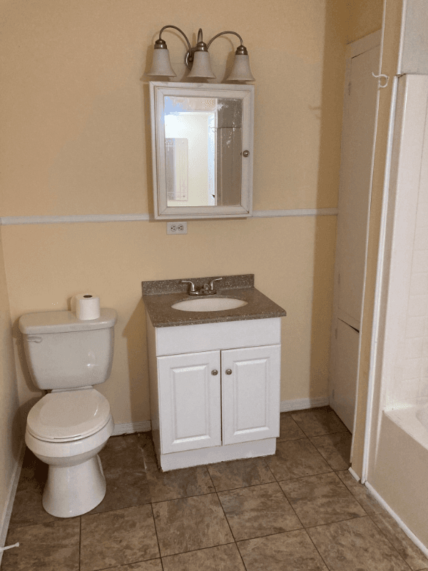 Delcambre House: 106 N Railroad