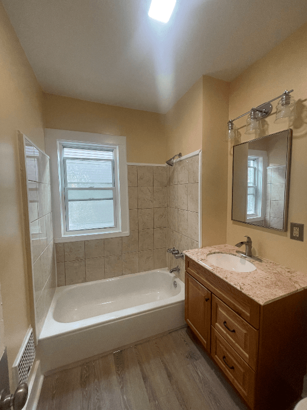 Hartford Apartment: 117 Enfield St