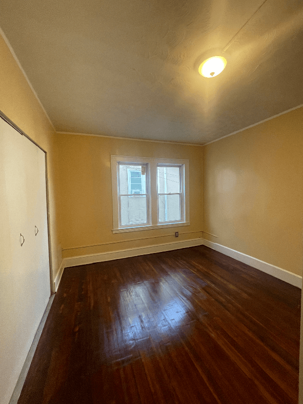 Hartford Apartment: 117 Enfield St