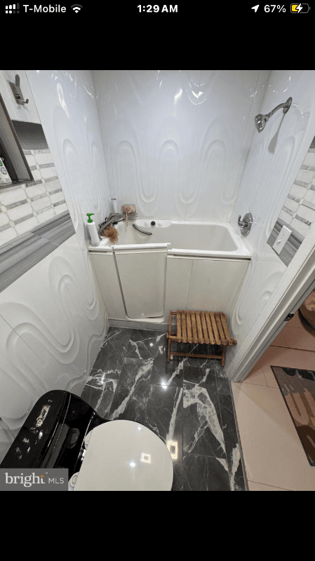 Temple Hills Single Room: 3419 27th ave