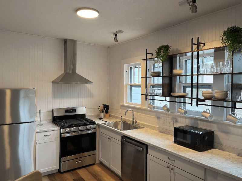 hot springs Multiplex: 167 A Crest Street