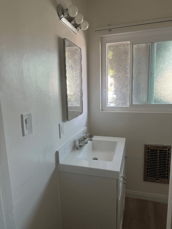 Sherman Oaks Apartment: 4450 Murietta Ave