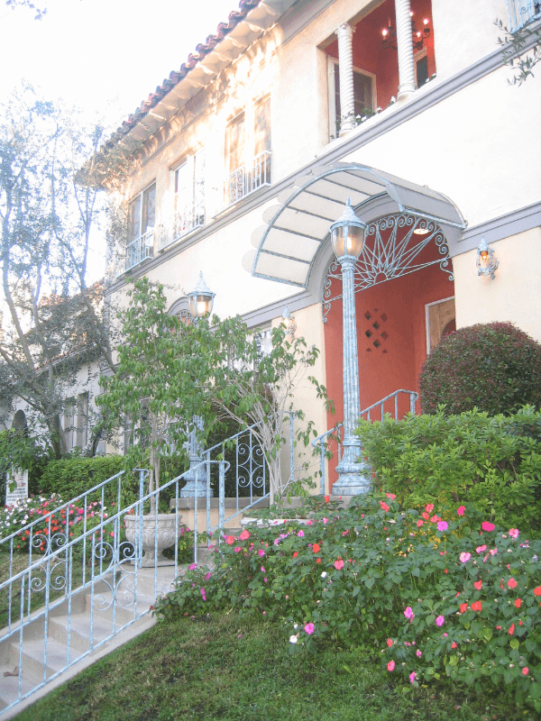 Los Angeles Apartment: 414 N Sycamore Ave
