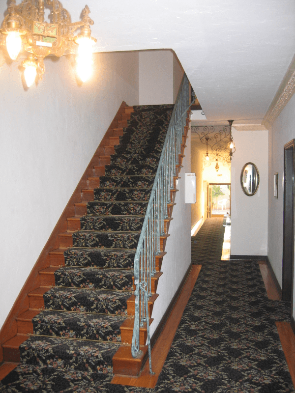 Los Angeles Apartment: 414 N Sycamore Ave