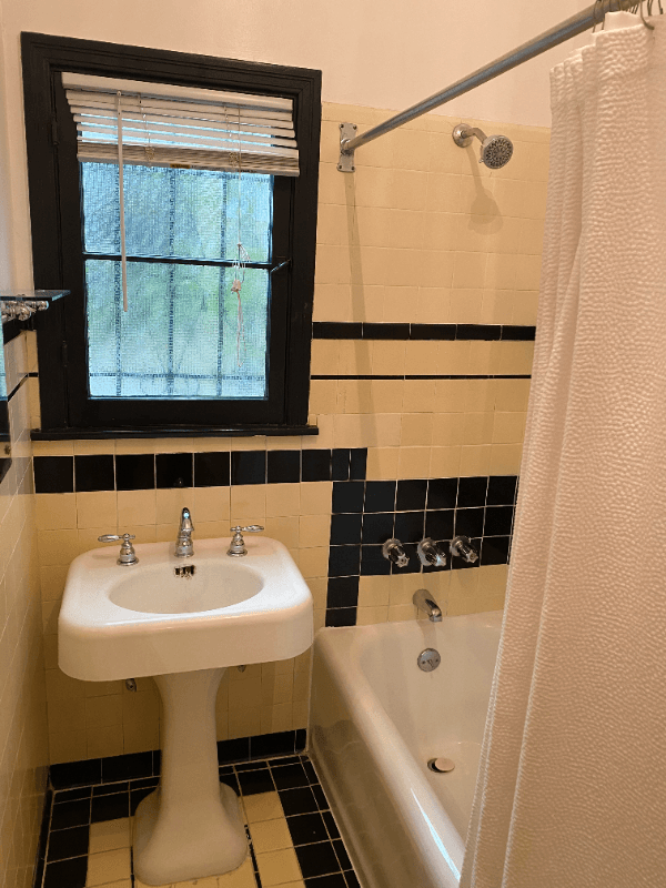 Los Angeles Apartment: 414 N Sycamore Ave