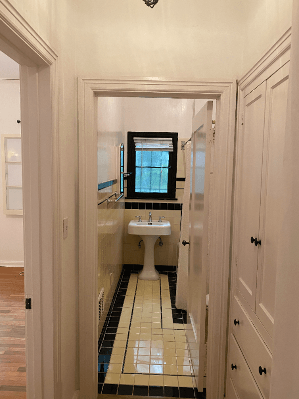 Los Angeles Apartment: 414 N Sycamore Ave