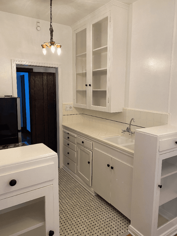 Los Angeles Apartment: 414 N Sycamore Ave