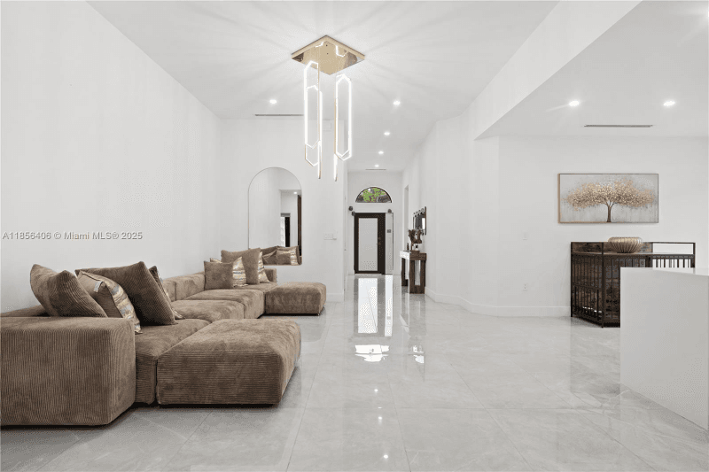 Miami House: 34 SW 156 ct