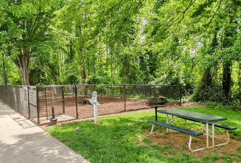 Lynchburg Apartment: 600 Reusens Road