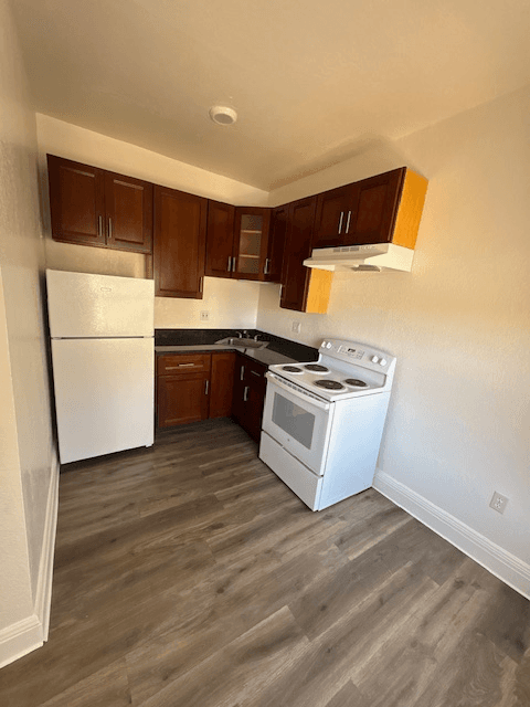 Oakland Apartment: 1900 26th Ave.