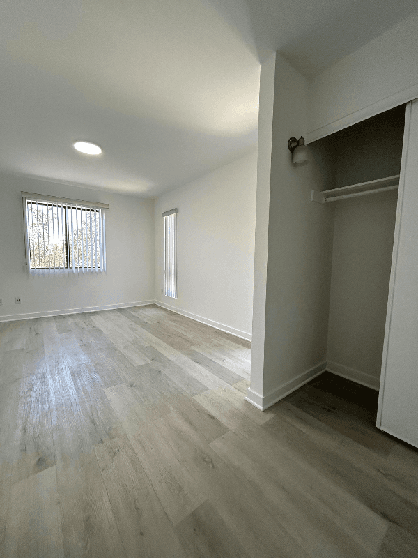 Glendale Apartment: 465 oak st