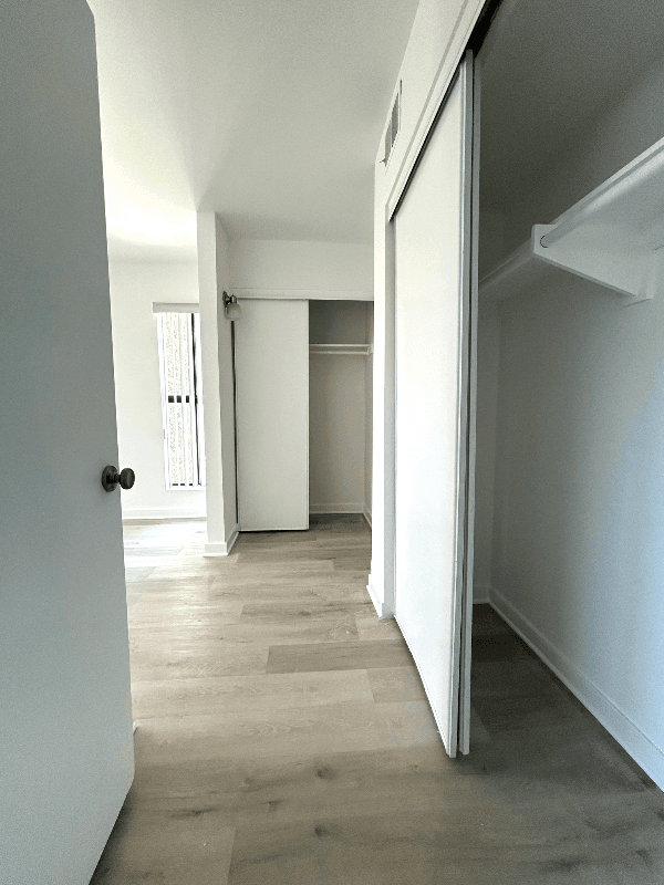 Glendale Apartment: 465 oak st