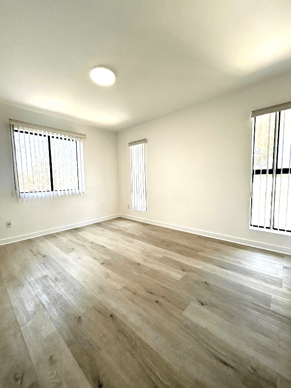 Glendale Apartment: 465 oak st