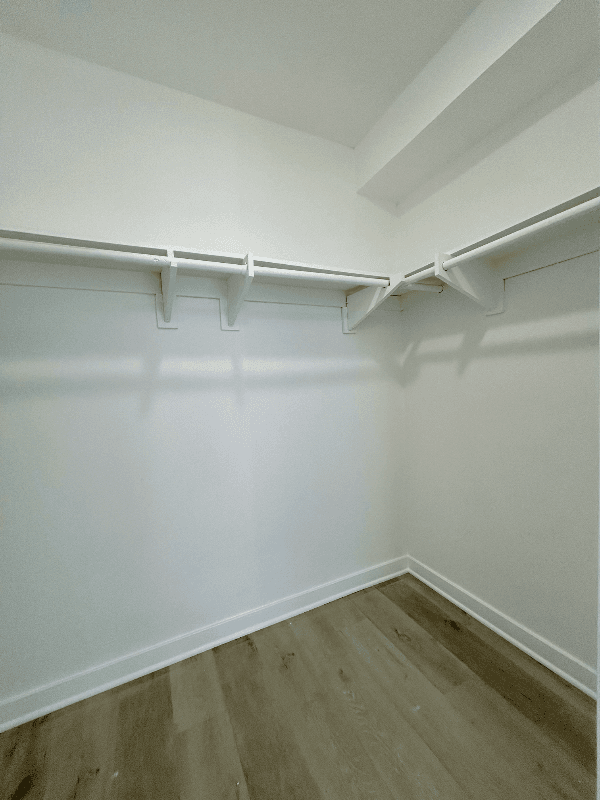 Glendale Apartment: 465 oak st