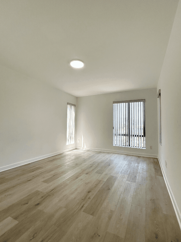 Glendale Apartment: 465 oak st