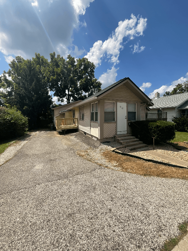 Bloomington House: 416 E Hillside Dr