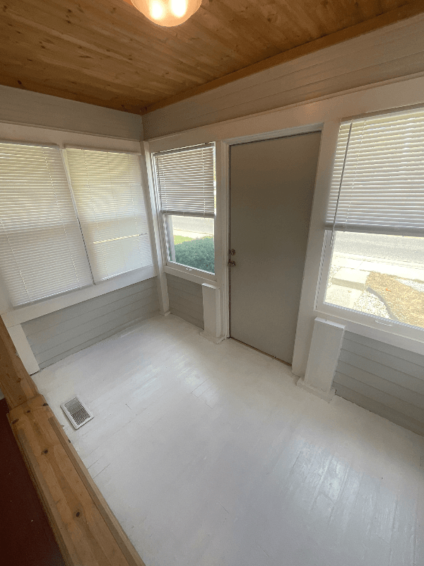 Bloomington House: 416 E Hillside Dr