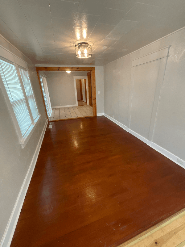 Bloomington House: 416 E Hillside Dr