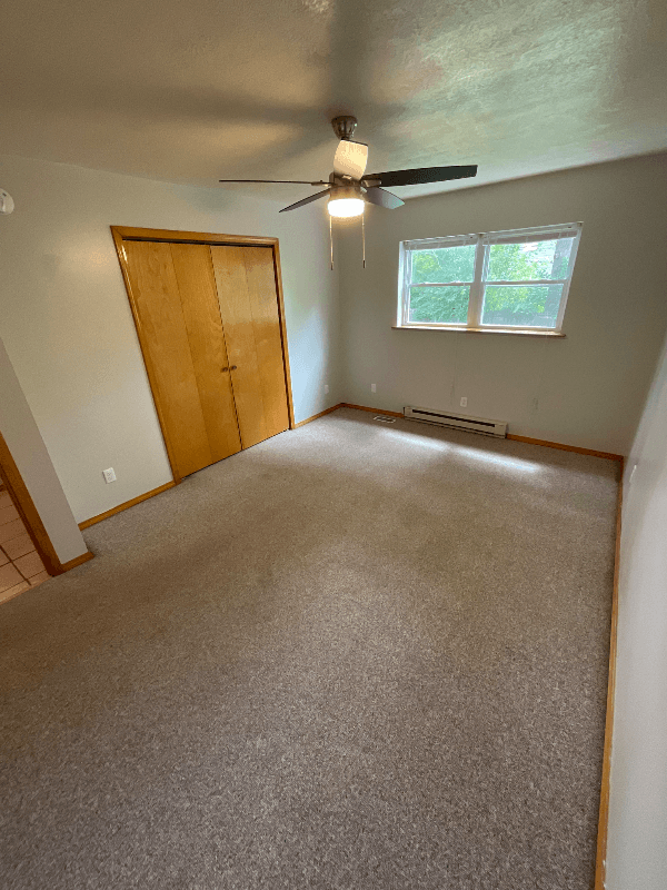 Bloomington House: 416 E Hillside Dr