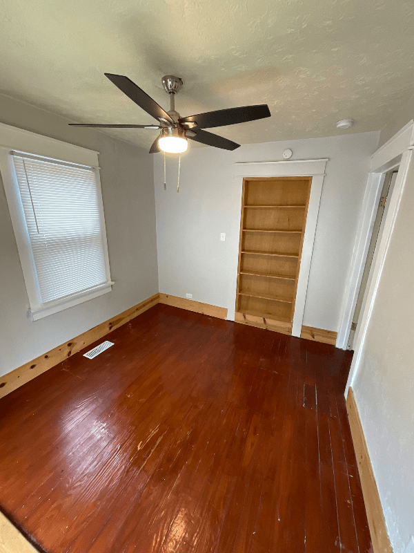 Bloomington House: 416 E Hillside Dr